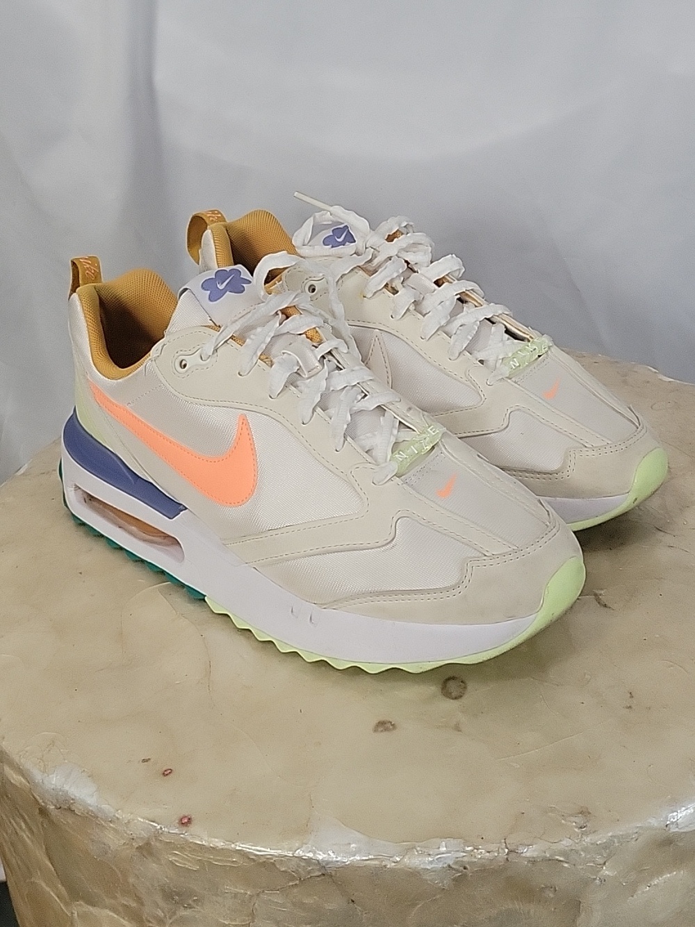  Nike Air Max Dawn Women's sneakers size 10.5